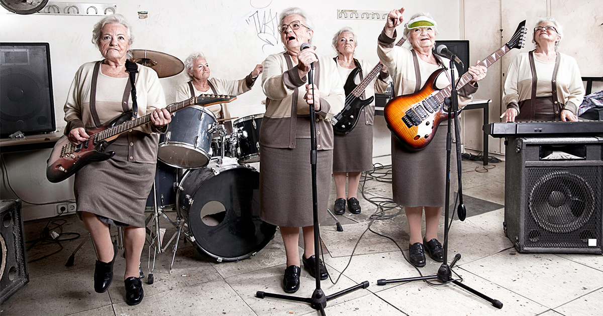 5 Famous Musicians Who Need To Retire