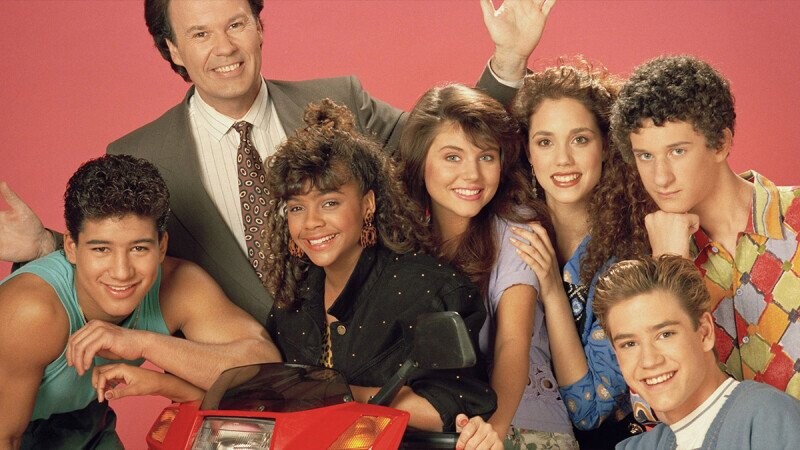 A Complete History of the ‘Saved By the Bell’ Behind-the-Scenes Dating Drama