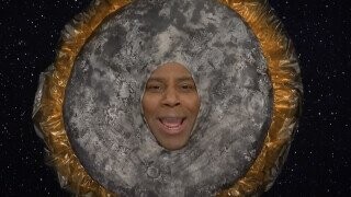 If You’re Not in A City That Can See Solar Eclipse, Here’s Kenan Thompson’s Version