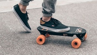 Take An Extra 15% Off This Already Discounted E-Skateboard For Labor Day