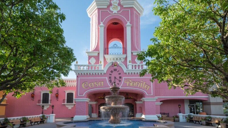 Union Leader Brooke Shields Went Undercover To "Ambush" Management At Casa Bonita
