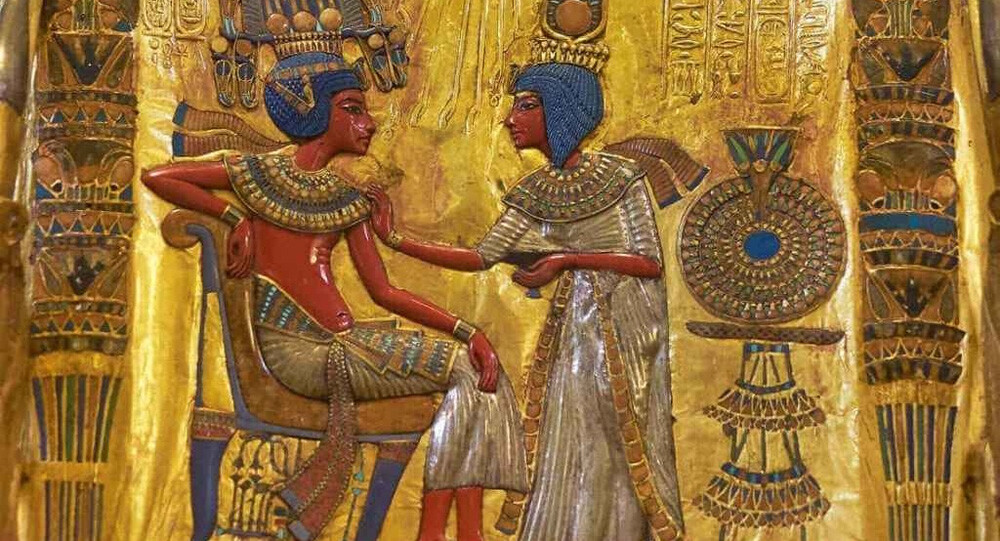 Tutankhamun and his wife
