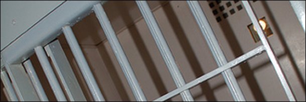 7 Bullshit Police Myths Everyone Believes (Thanks to Movies)