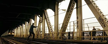 Denzel Washington on the Manhattan Bridge