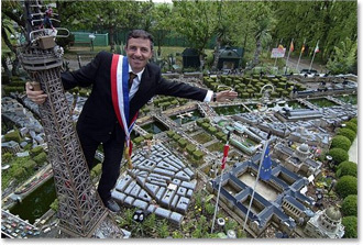 6 Mind-Blowing Things People Built in Their Backyard