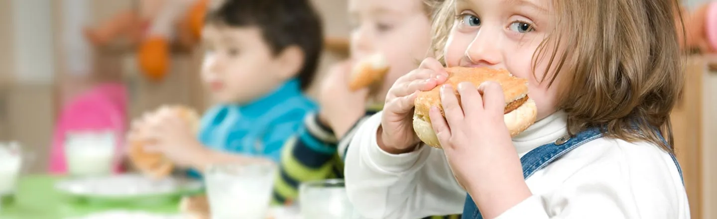 5 Absurd Things American Schools Do To Completely Ruin Lunch