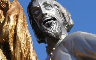 8 Statues Of Famous People (That Look Absolutely Insane)