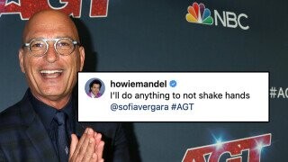 Noted Germaphobe Howie Mandel Has No Problem Touching Sofia Vergara’s Ankles