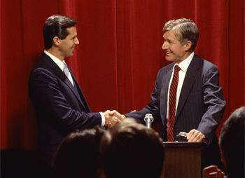 4 Amazing Stories Behind the Most WTF Photos from History