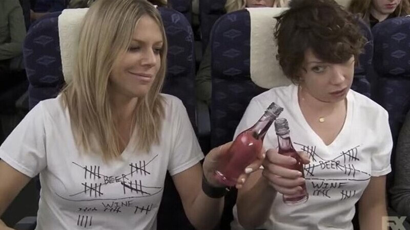 Everyone Wants Dee to Hook Up With The Waitress on ‘It’s Always Sunny in Philadelphia’