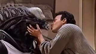 Paul Reiser Made Out With a Xenomorph for ‘SNL’s Unhinged ‘Aliens’ Parody