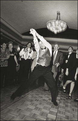 The Thought Process of Every Bad Wedding Dancer