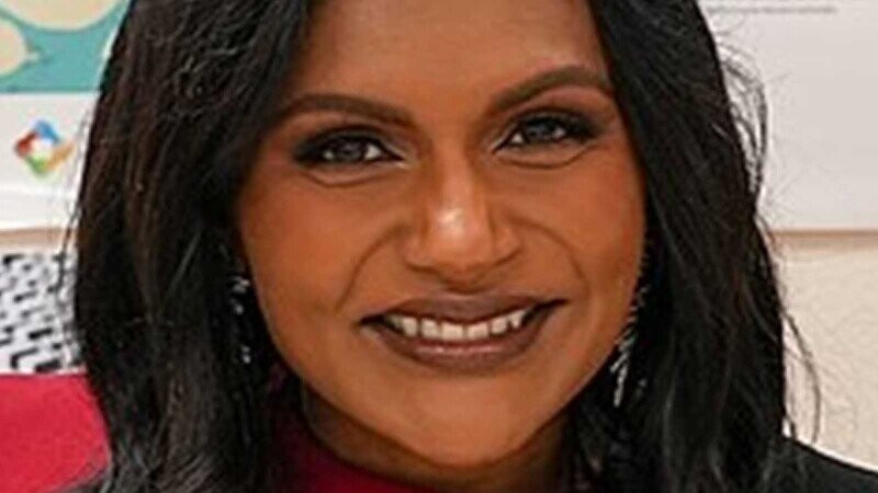 12 Celebrities Who Are Single and Not Particularly Keen to Mingle