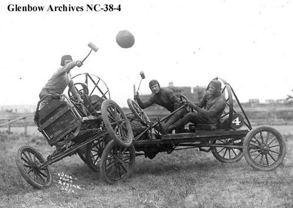 15 Old Photographs That Prove the World Used to Be Insane