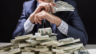 5 Ways Being Rich Messes Up Your Mind (According To Science)