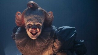 ‘It: Welcome to Derry’ Showrunner Jason Fuchs Talks the Dark Comedy of Pennywise the Clown