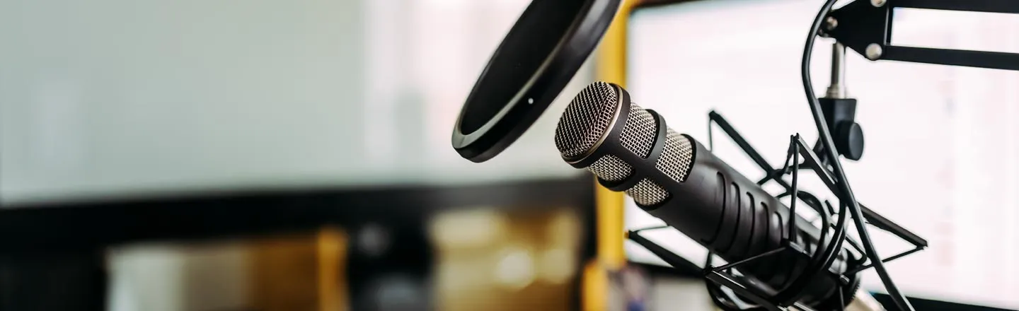 Everybody Loves Podcasts, Start Your Own With This Bundle