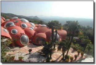 7 Insane True Stories Behind the World's Most WTF Houses