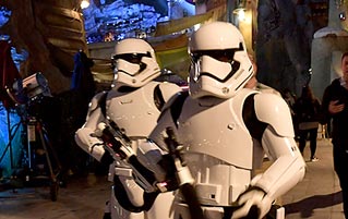 Sorry, You Can't Cosplay In Disney's Star Wars Park