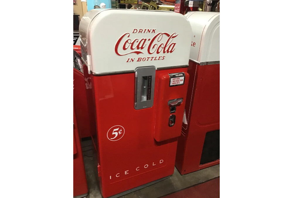 Distributeur automatique de coca années 1950