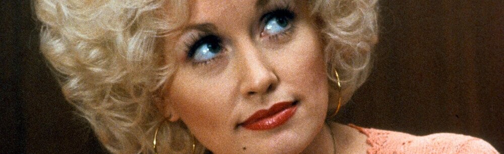 Dolly Parton's Wild N.Y.C. Trip (Had Her Threatening To Shoot A Harasser In The Junk)