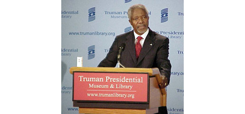 Kofi Annan speaking at the Harry S. Truman Presidential Library and Museum.