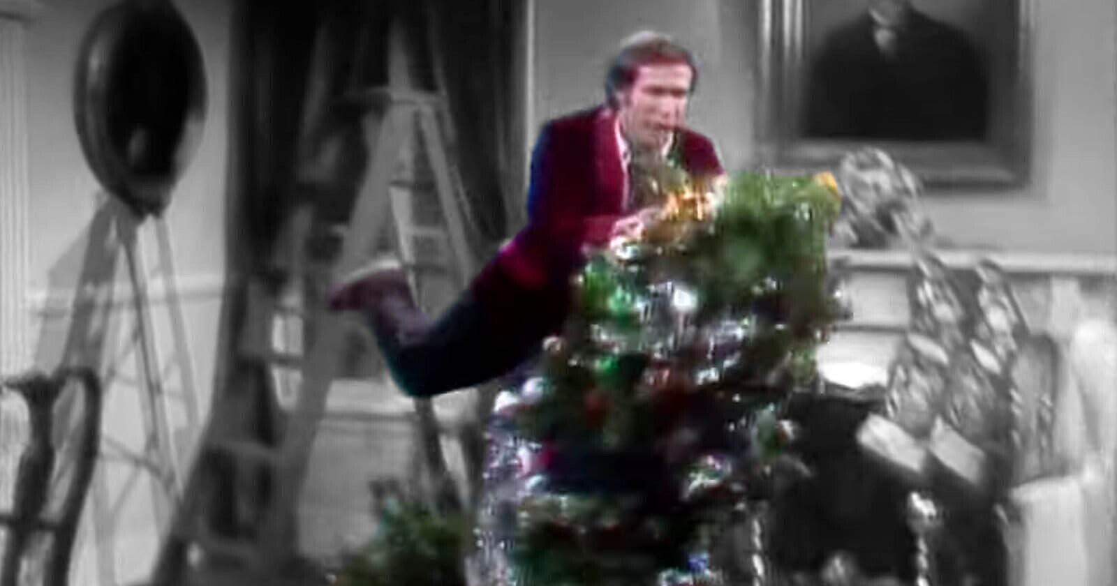 Clark griswold christmas tree gif