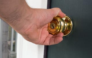Door Knobs Weren't Invented Until AFTER The Civil War