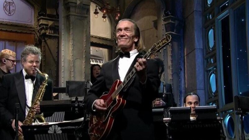 Playing With This Artist Was Legendary ‘SNL’ Bandleader G.E. Smith’s ‘Career Highlight’