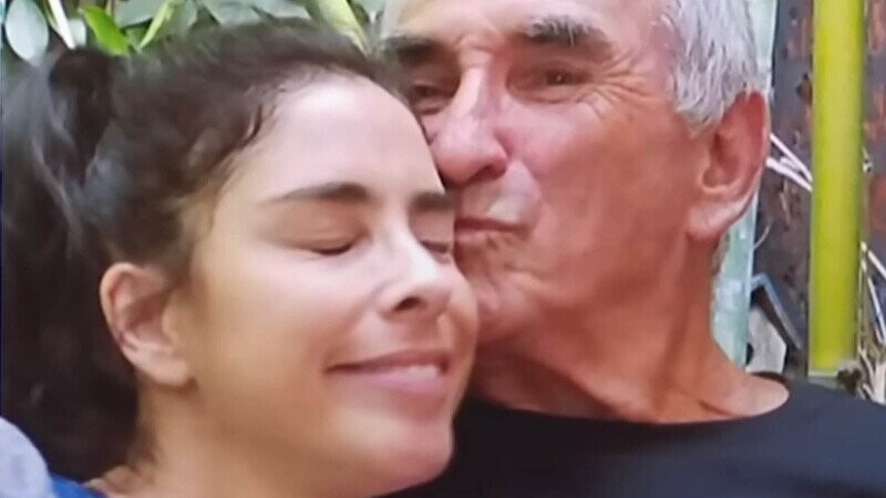 Sarah Silverman Stole Punchlines From Her Dad’s Eulogy for Her Act