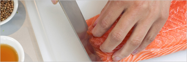 The 6 Creepiest Lies the Food Industry is Feeding You