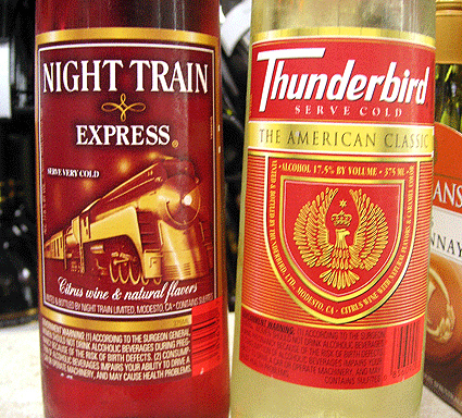 NIGHT TRAIN Thunderbird SERVE COLD EXPRESS ThE AMERICAN CLASSIC t NAEIEY'COLO 17.5 fay 1O SS NIL ANS an K > THE INA MERIRIR RTDS Sars Im. K wine & nat