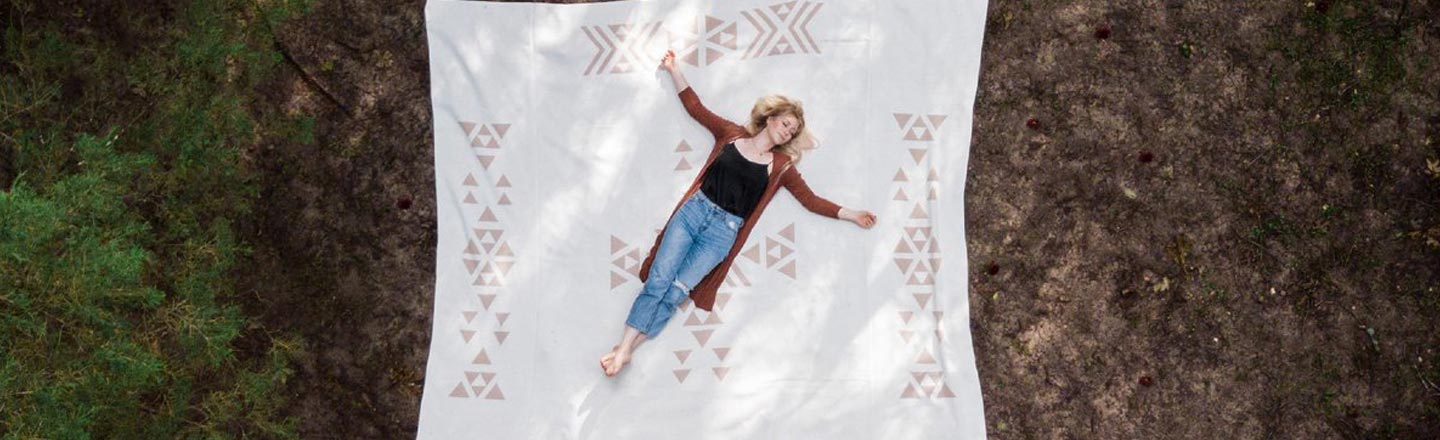 Stay Cozy This Winter With This Eight-Person Blanket