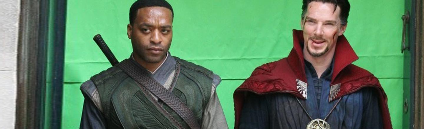 8 Serious Hollywood Scenes That Look Hilarious With No CGI