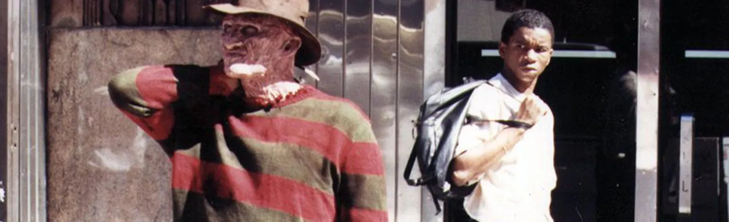 10 Backstage Photos That Make Scary Movies Look Hilarious