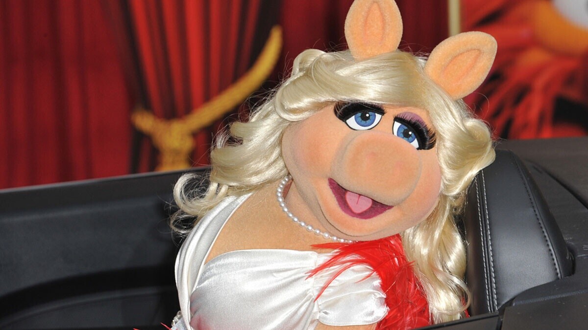 “Miss Piggy” Wrote a “Guide to Life” Book in the ‘80s and It’s Still Relevant Today