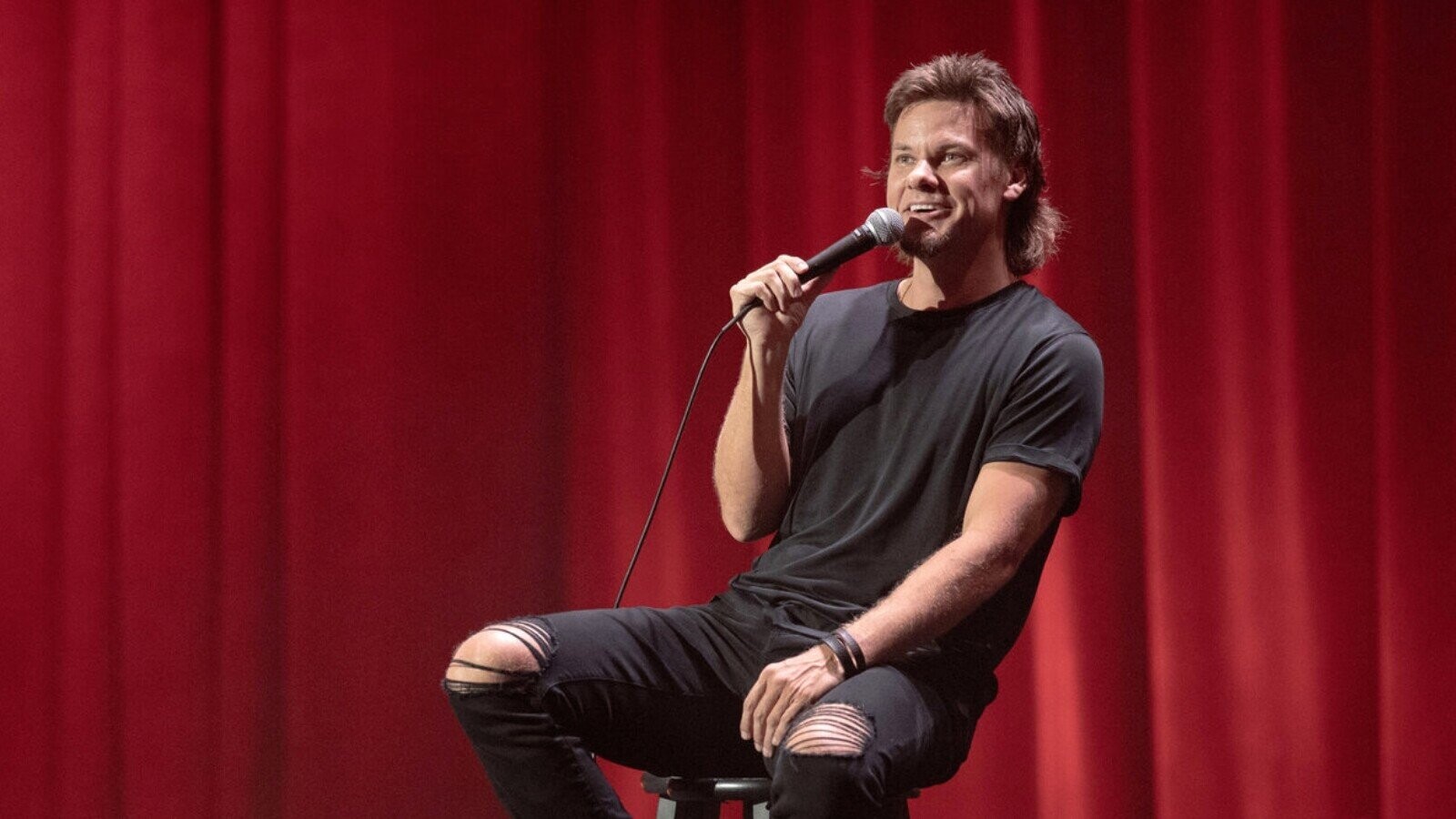Theo Von’s Fans and Haters Are Both Concerned By His Embarrassing Bomb at A Special Taping