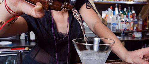 The 5 Defining Characteristics of a Great Place to Get Drunk