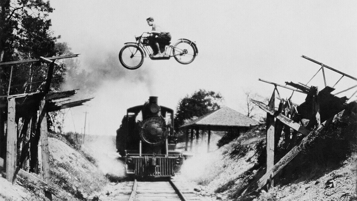 7 Silly Daredevil Feats Attempted by Amateur Evel Knievels