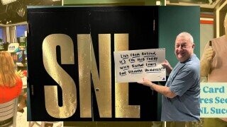 ‘SNL’s Cue Card Guy Has An Incredible Instagram Account