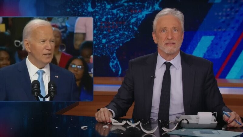 Last Night Wasn’t the First Time Jon Stewart Accidentally Cut Himself During ‘The Daily Show’