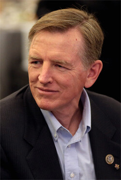 U.S. Congressman Paul Gosar speaking with attendees at the 2018 Arizona Manufacturing Summit