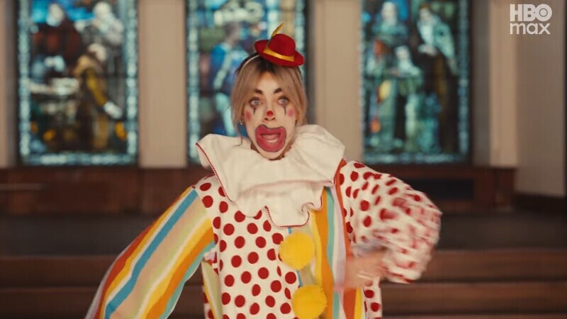 Kaitlin Olson Goes Full Clown In The ‘Hacks’ Season Five Trailer
