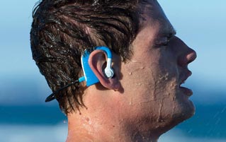 Jam To Your Tunes On The Go With These Wireless Headphones