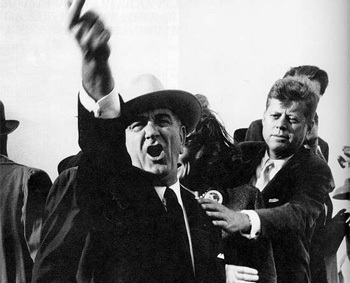 4 Amazing Stories Behind the Most WTF Photos from History