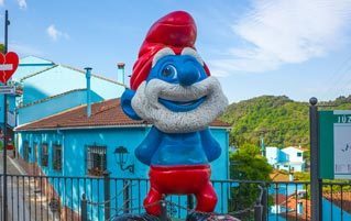 6 Normal Towns That Became Weirdo Tourist Hotspots