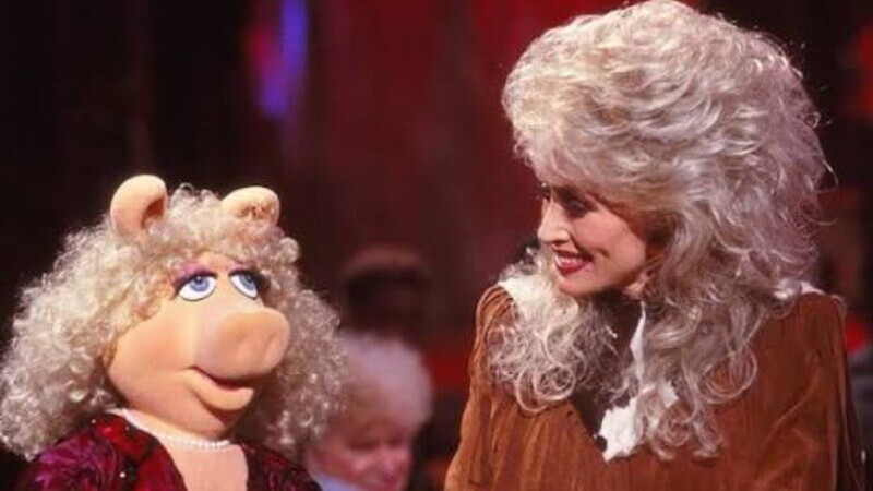 'Muppets' Fans Rally Around Miss Piggy In Her Mourning Period