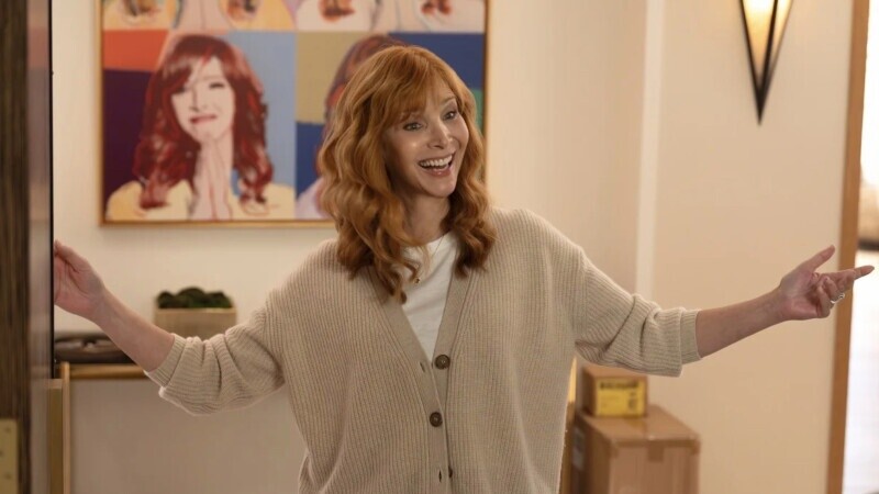 Lisa Kudrow Compares A.I. “Artists” To The Rise Of Reality TV