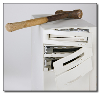 6 Reasons The Guy Who's Fixing Your Computer Hates You