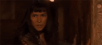 Anck Su Namun runs away